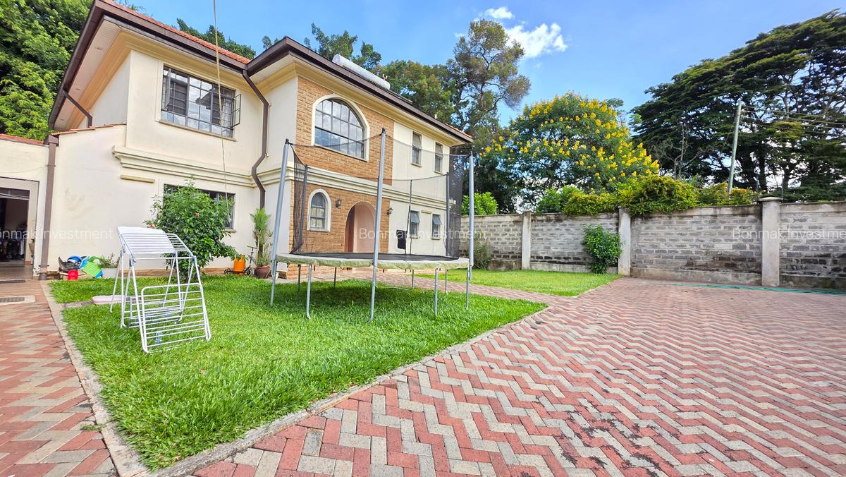 4 Bed Townhouse with En Suite at Lavington Green - 2