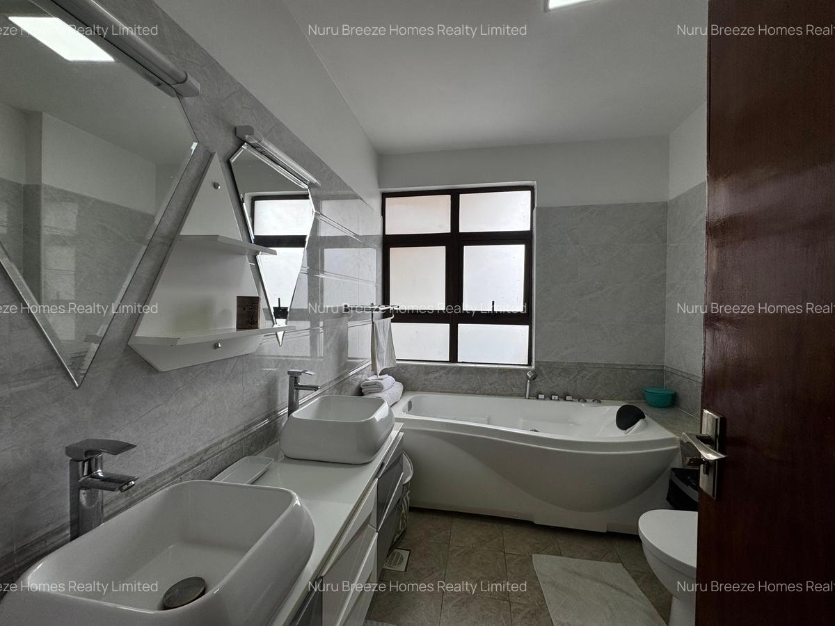 4 Bed Townhouse with En Suite in Runda - 15