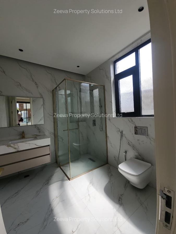 5 Bed House with En Suite in Lavington - 9