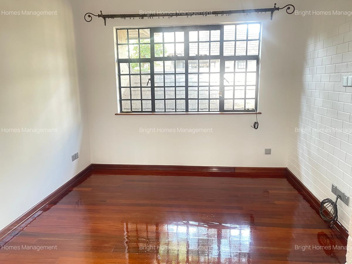 4 Bed Townhouse with En Suite in Spring Valley - 13