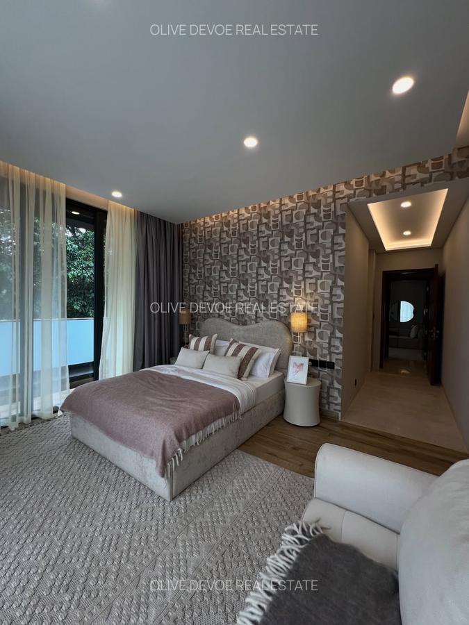 5 Bed Villa with En Suite in Westlands Area - 2