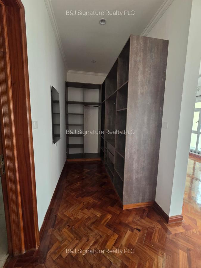 5 Bed Townhouse with En Suite in Lavington - 8