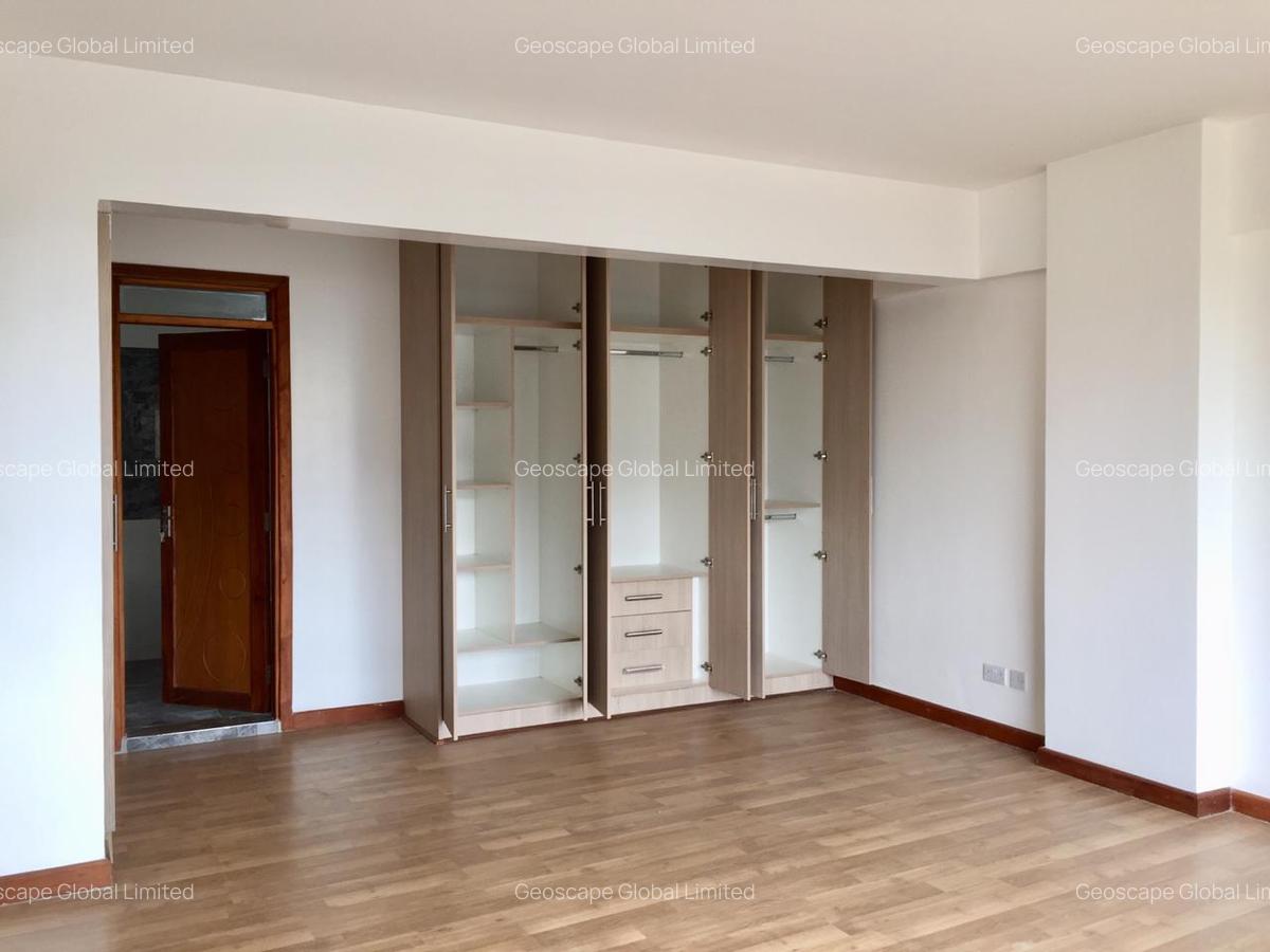 4 Bed Apartment with En Suite in General Mathenge - 20