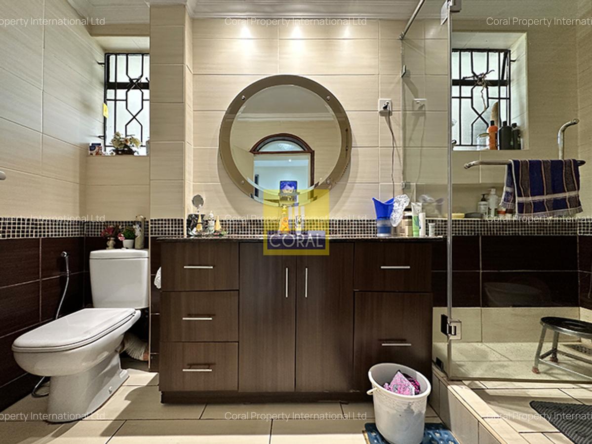 4 Bed Apartment in Riverside - 6