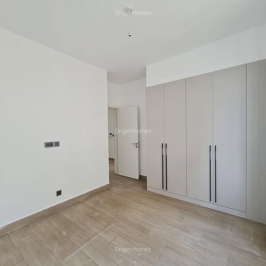 3 Bed Apartment with En Suite at Riverside Drive - 12