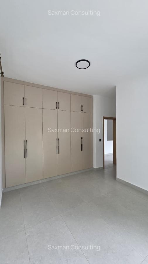 2 Bed Apartment with En Suite in Westlands Area - 12