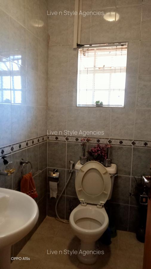 6 Bed House with En Suite in Runda - 13