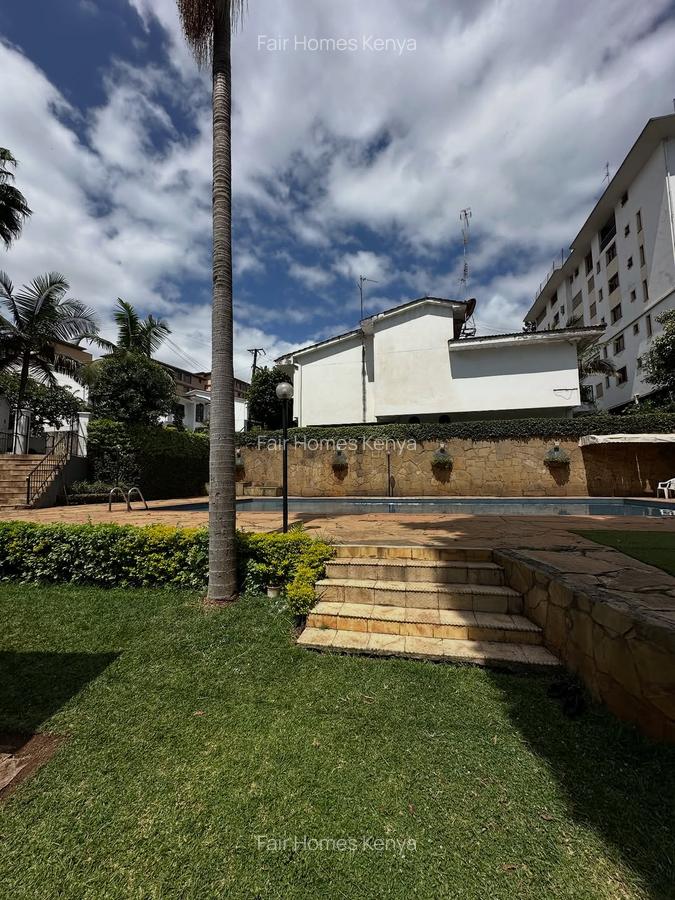 5 Bed Townhouse with En Suite at Riverside Drive - 14