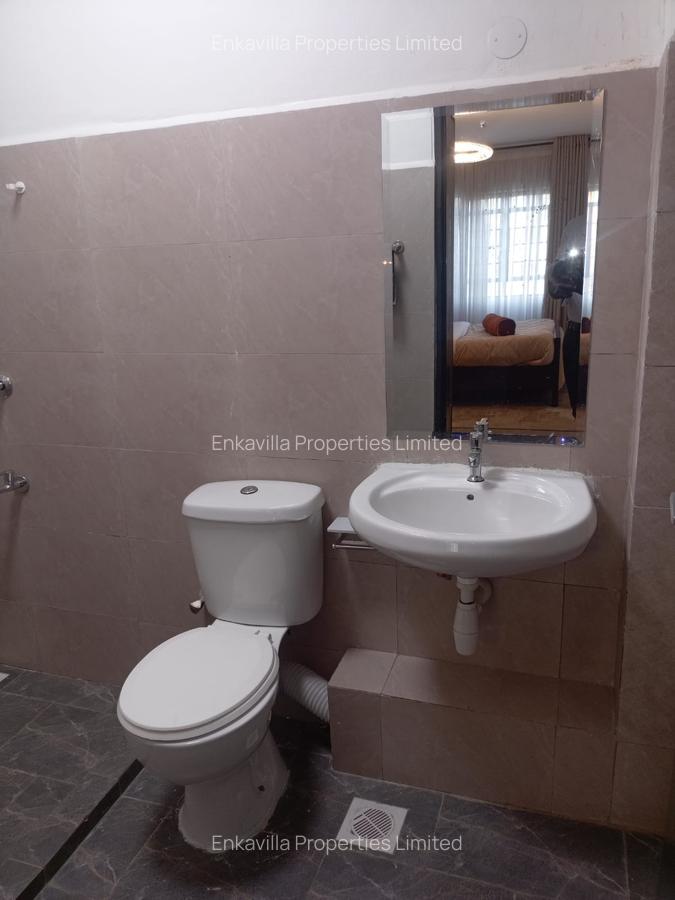 3 Bed Apartment with En Suite at Makasembo Road - 15