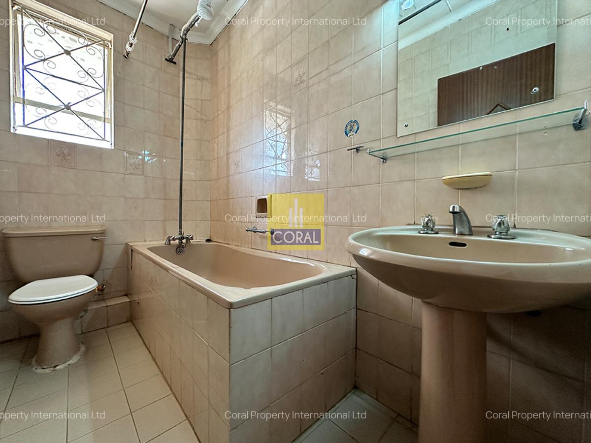 5 Bed Townhouse in General Mathenge - 15