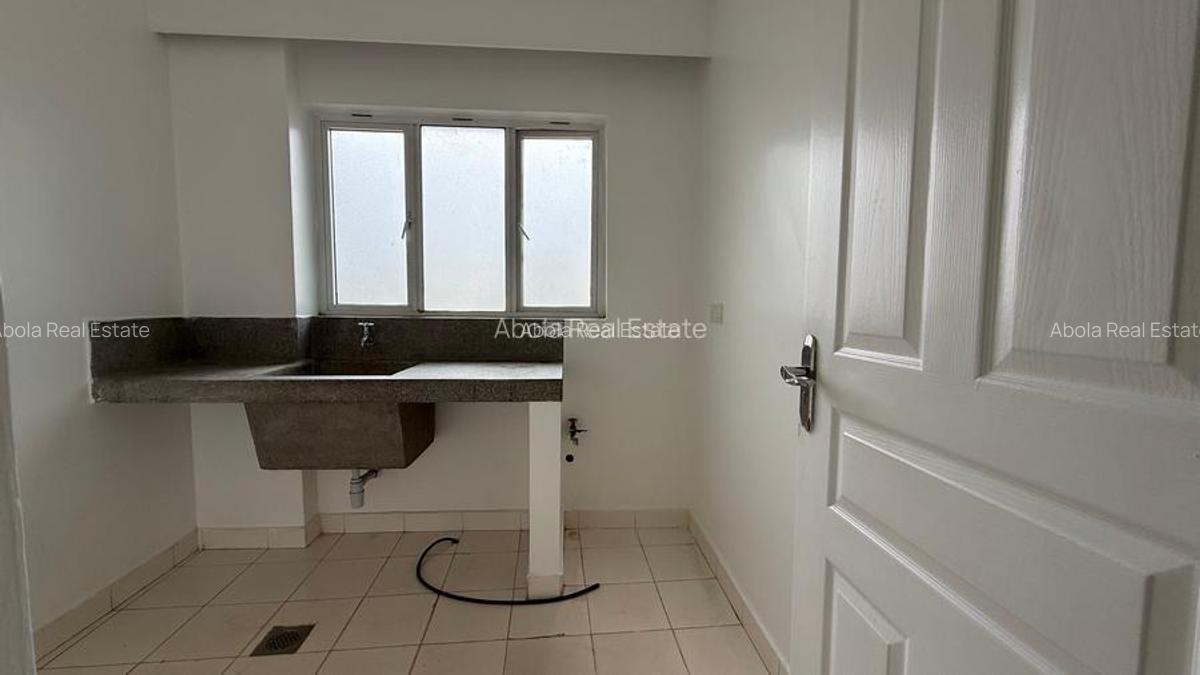 2 Bed Apartment with En Suite in Westlands Area - 11