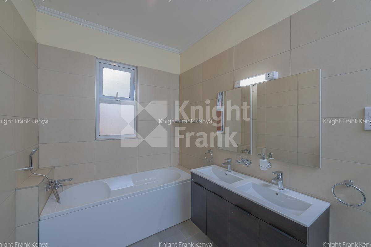 4 Bed Villa with En Suite in Kiambu Road - 11