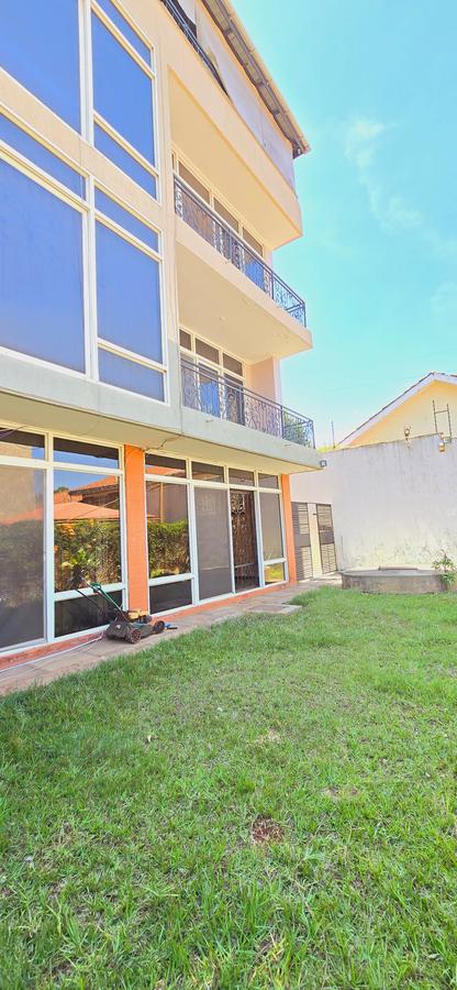 5 Bed Townhouse with En Suite at Convent Drive - 5