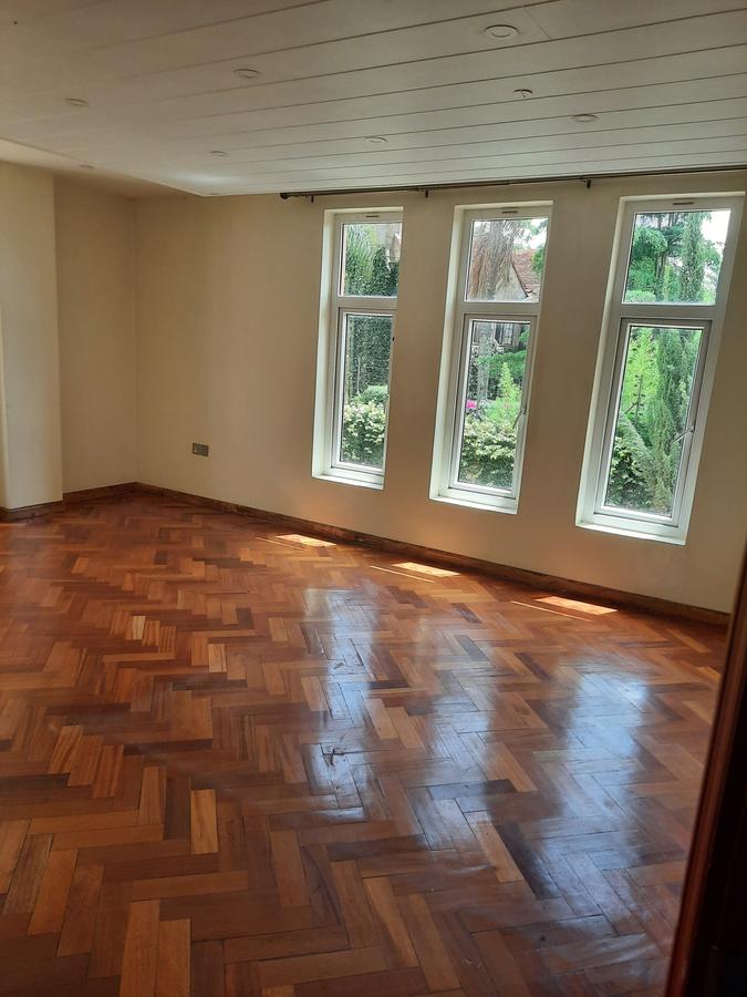 4 Bed Villa with En Suite in Lavington - 7