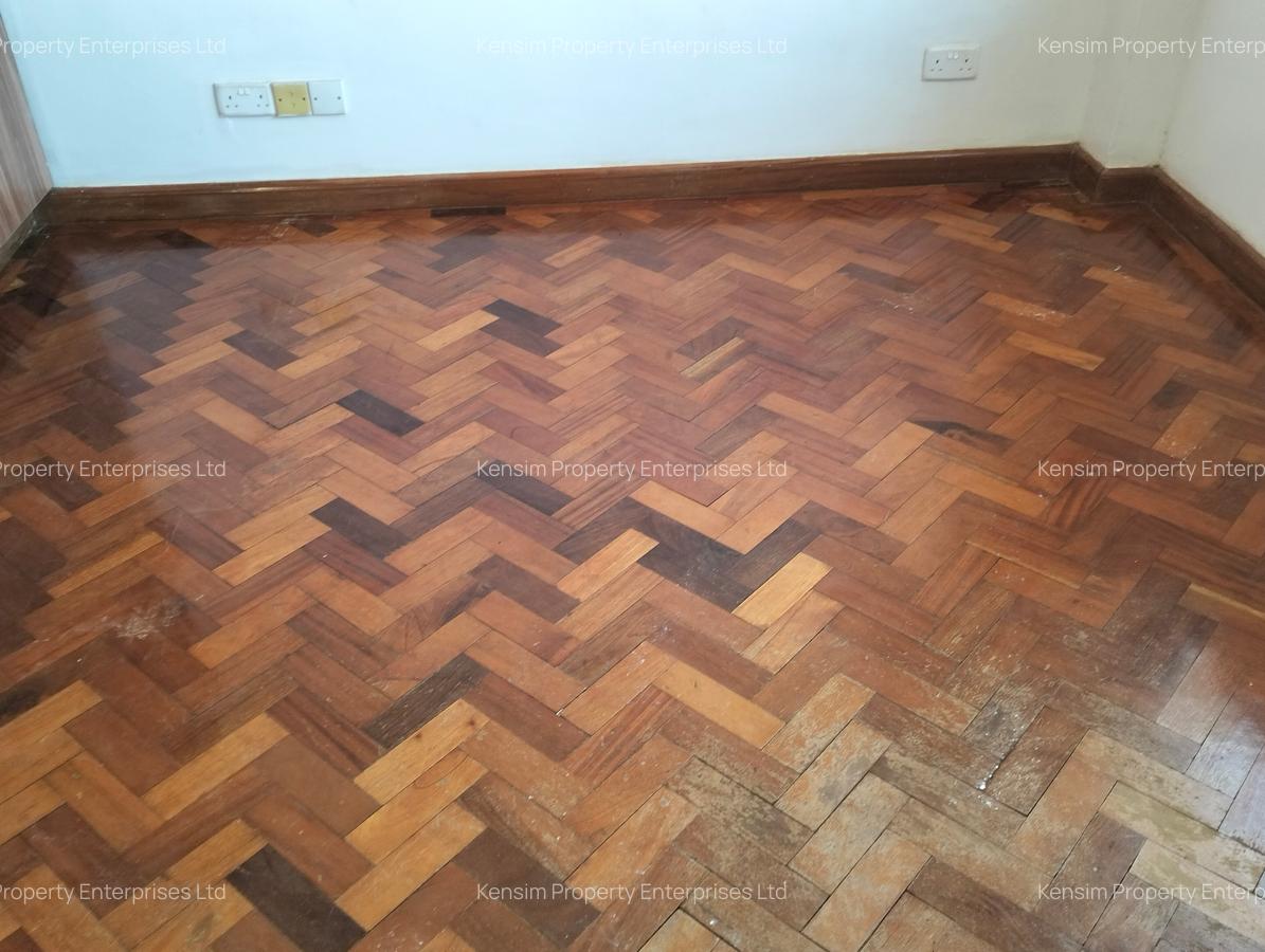 5 Bed Townhouse with En Suite in Kitisuru - 17