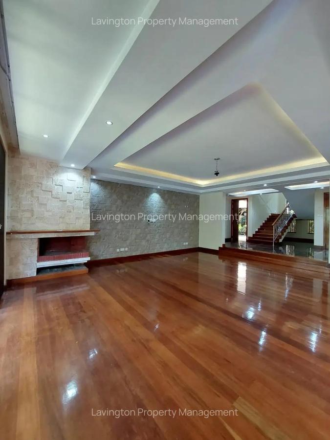 5 Bed House with En Suite at Lavington Green - 4