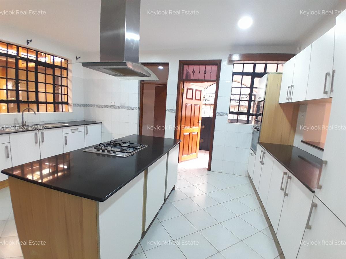 5 Bed Townhouse with En Suite in Lavington - 17