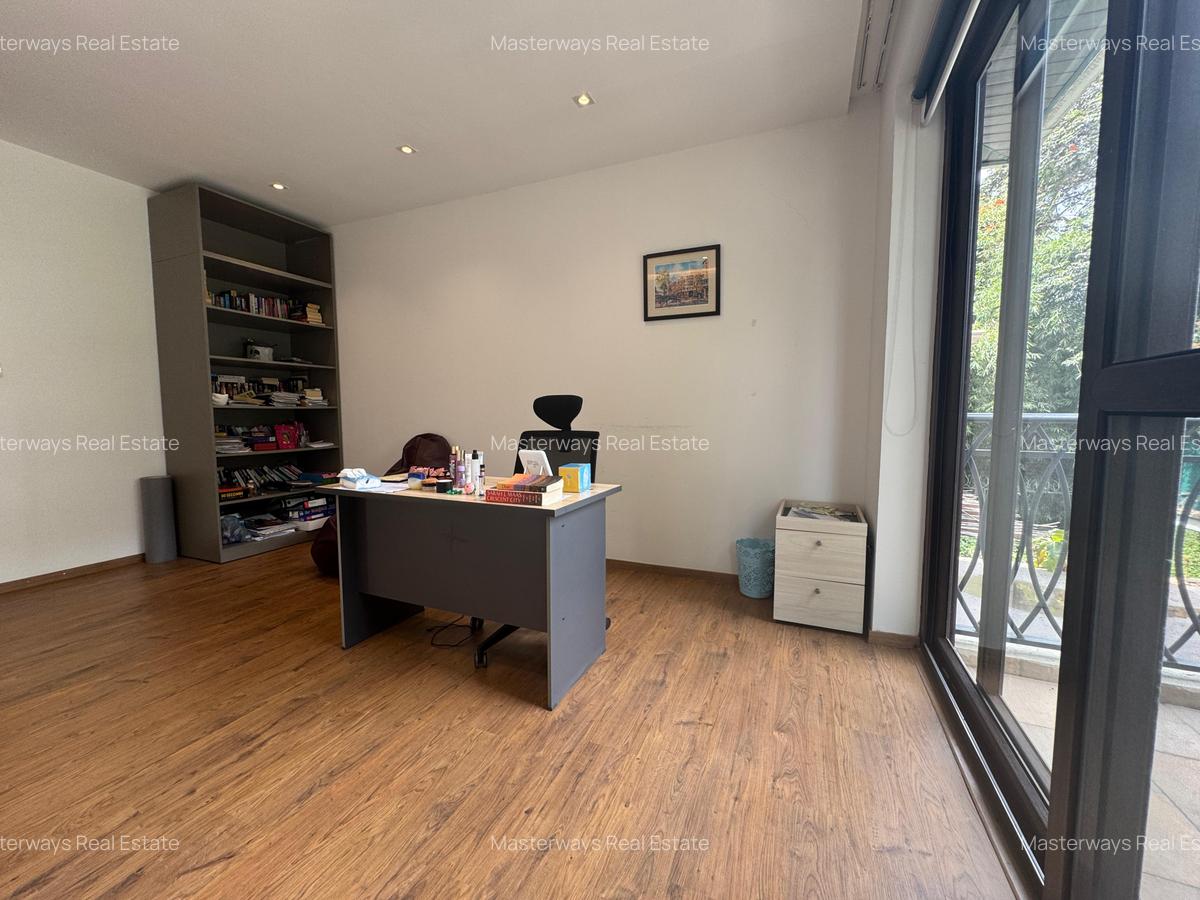 4 Bed Townhouse with En Suite in Westlands Area - 16