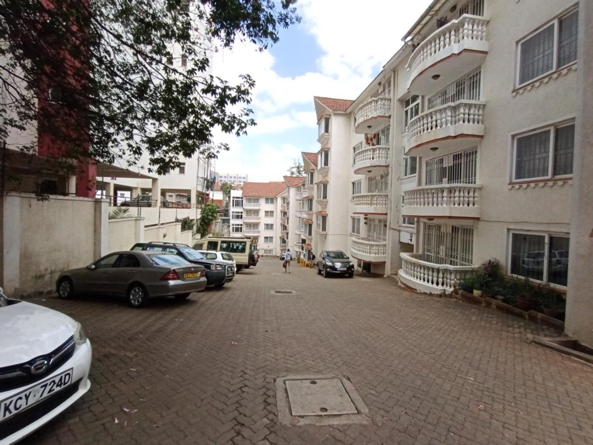 3 Bed Apartment with En Suite at Westlands.