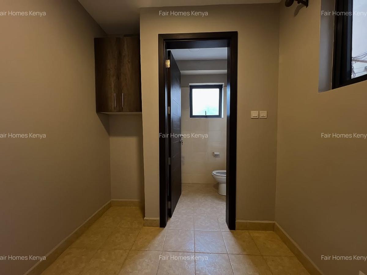 4 Bed Apartment with En Suite at Valley Arcade - 10