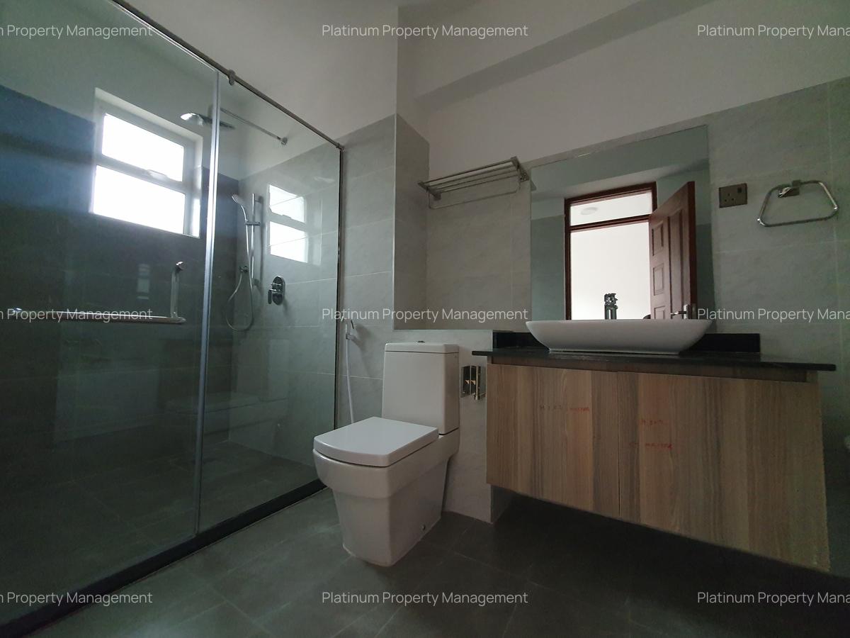 3 Bed Apartment with En Suite in Parklands - 14