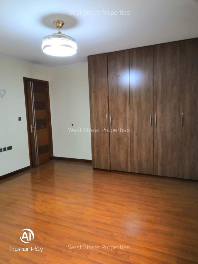 5 Bed Villa with En Suite at Lavington - 5