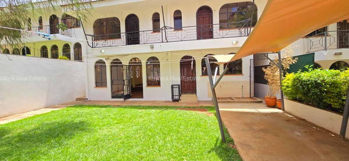 5 Bed Townhouse with En Suite at Riverside Garden - 3