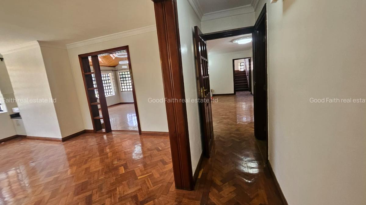 4 Bed House with En Suite in Lavington - 5