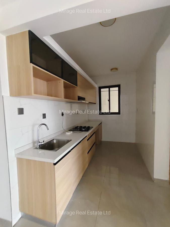 3 Bed Apartment with En Suite in Riverside - 8