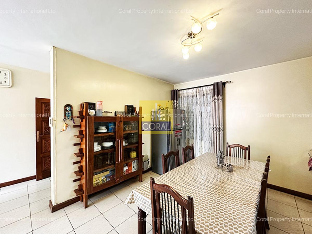 4 Bed Apartment with En Suite in Parklands - 3