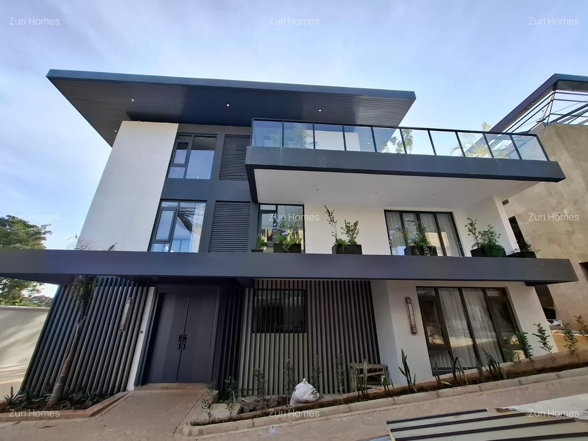 5 Bed Townhouse with En Suite in Lavington - 2