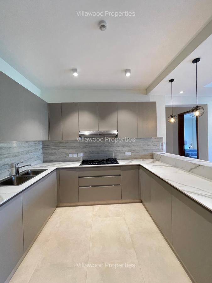 3 Bed Apartment with En Suite in Riverside - 4