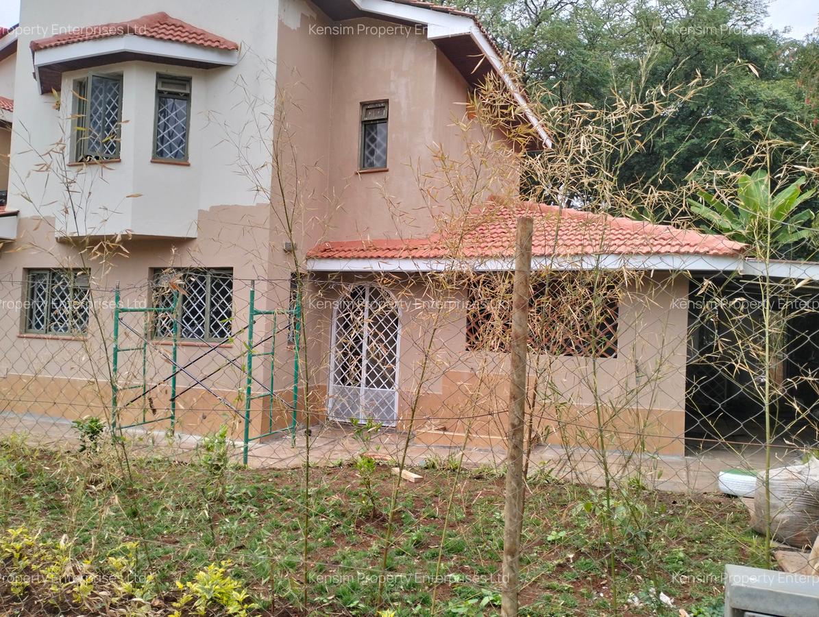 4 Bed Townhouse with En Suite in Lavington - 20