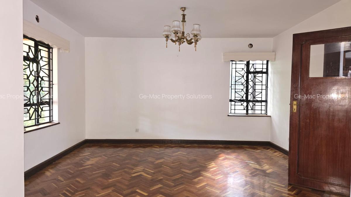 4 Bed House with En Suite in Runda - 14