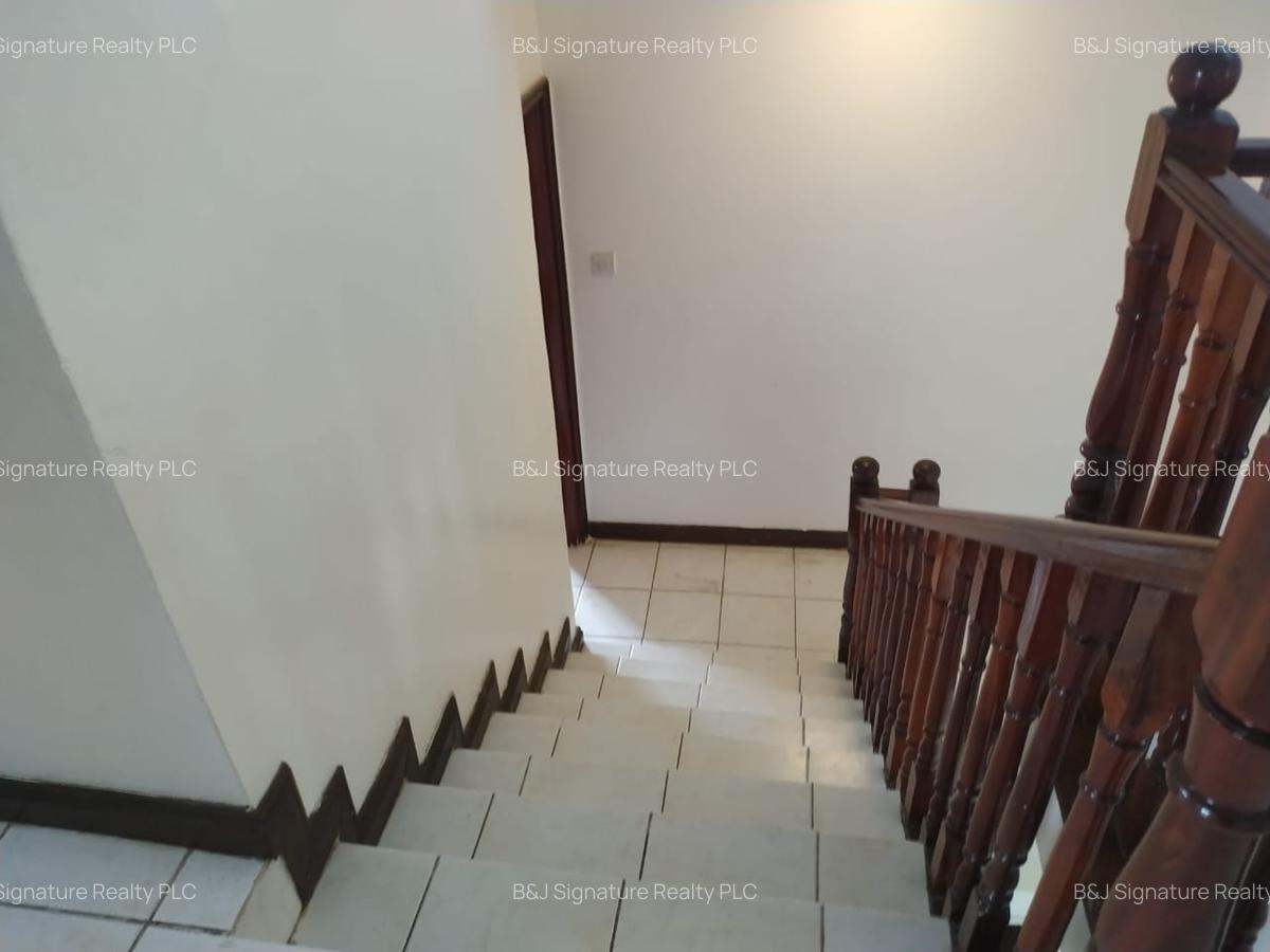 4 Bed Villa with En Suite in Spring Valley - 11