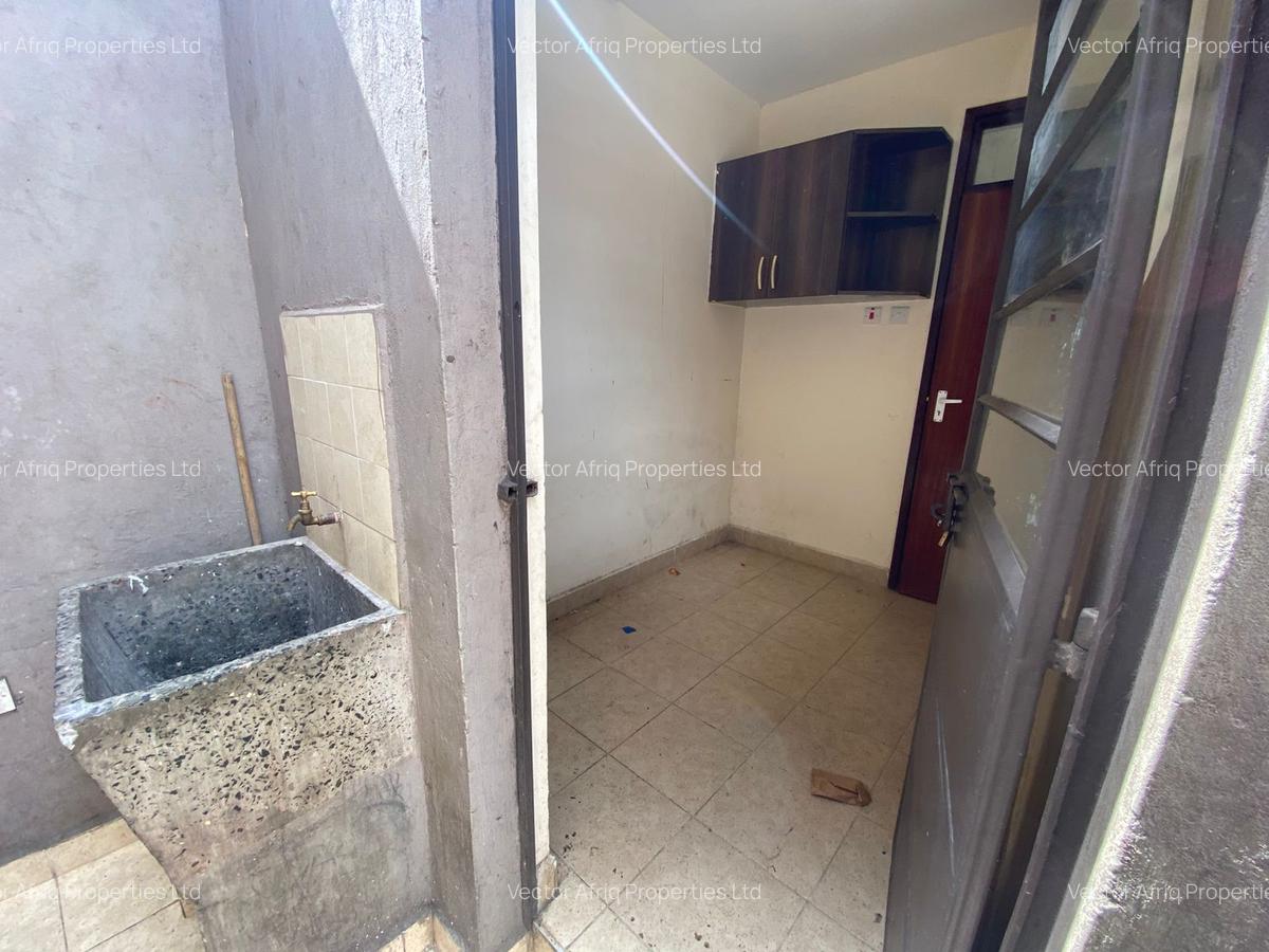 5 Bed House with En Suite in Syokimau - 4