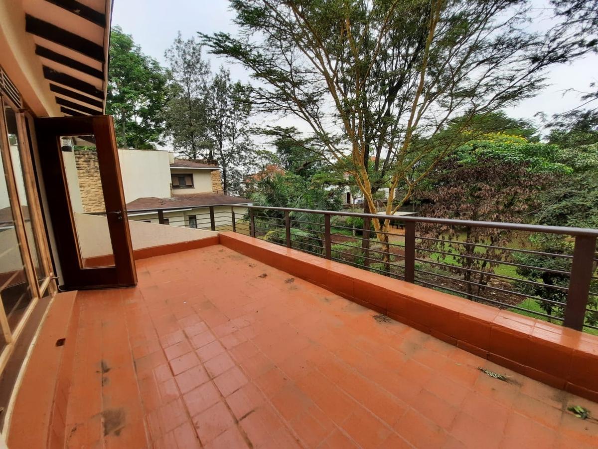 4 Bed Villa with En Suite in Lavington - 3