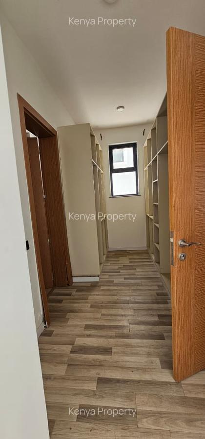 4 Bed Villa with En Suite at Apple Cross - 7