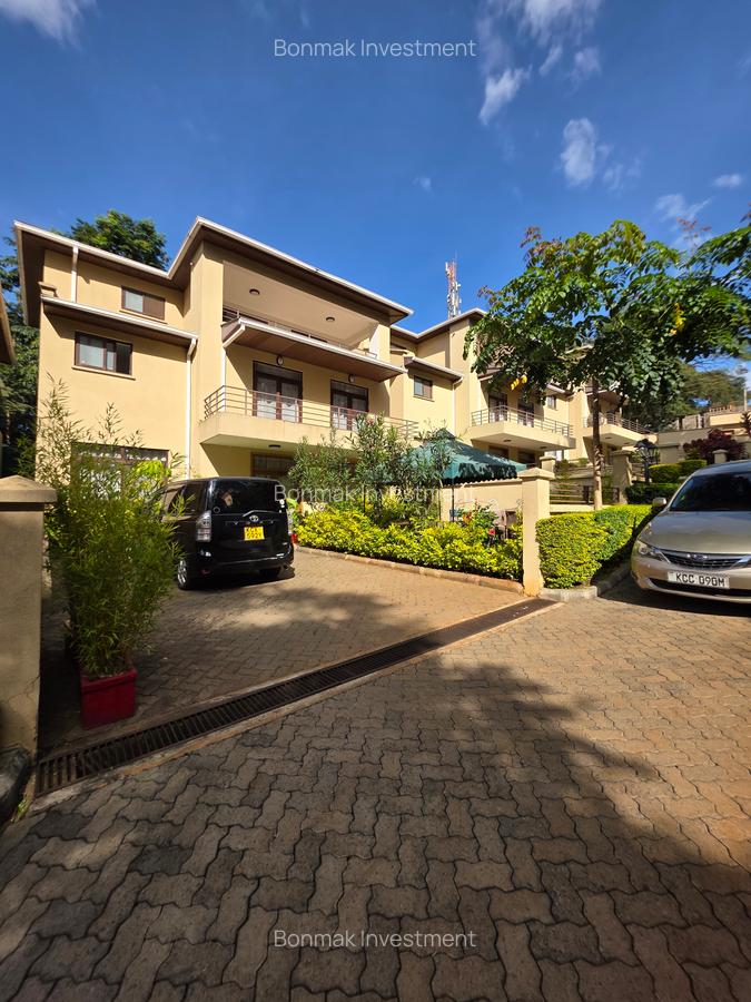 5 Bed Townhouse with En Suite at Lavington Green. - 8