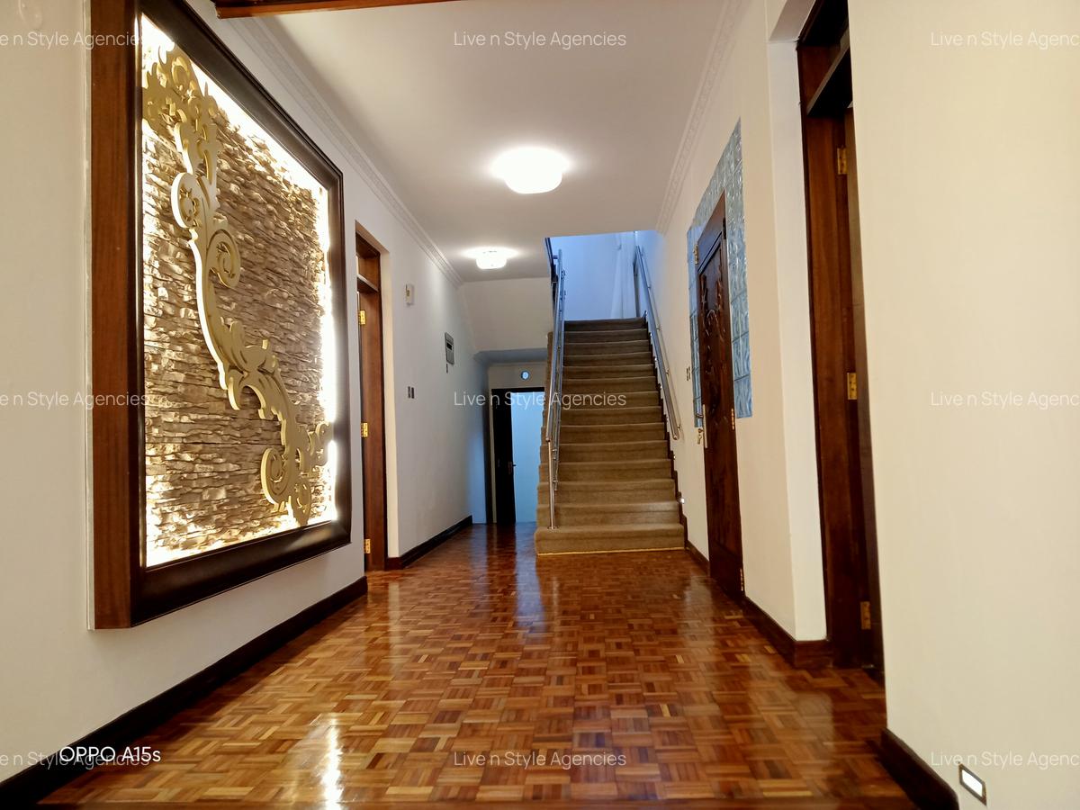 4 Bed House with En Suite in Runda - 7