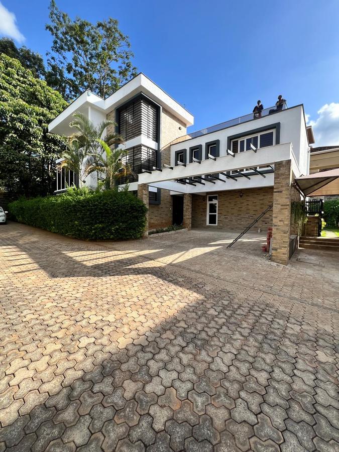 5 Bed Townhouse with En Suite in Lavington - 1
