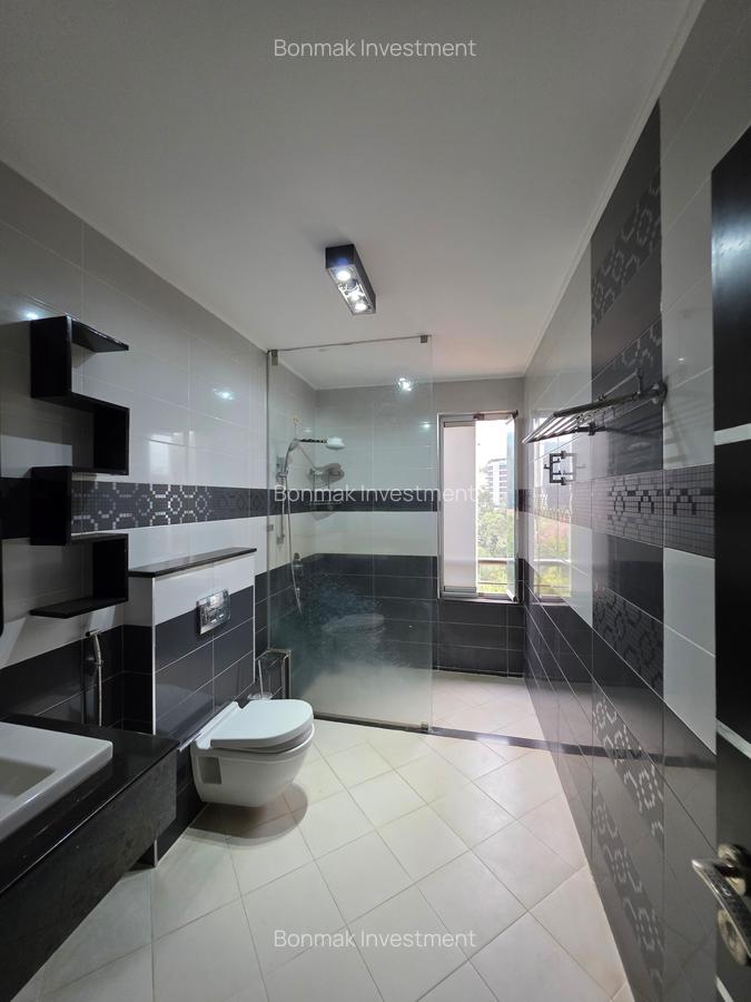 3 Bed Apartment with En Suite at Lavington-Riverside Drive - 16
