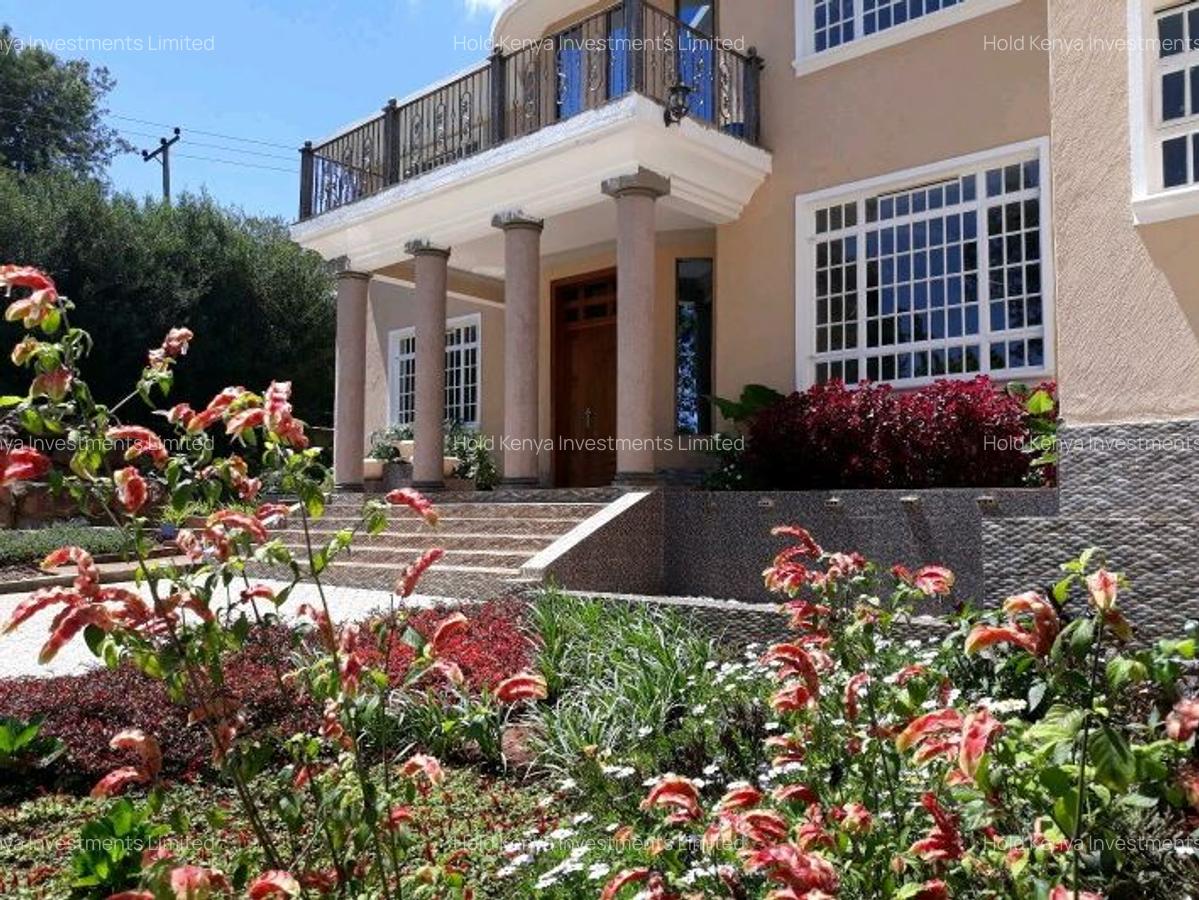 6 Bed House with En Suite at Panafric Lane - 6