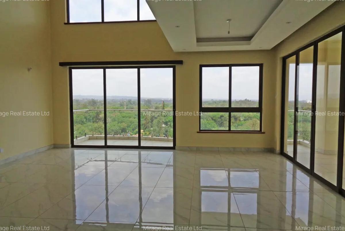 4 Bed Villa with En Suite in Westlands Area - 12