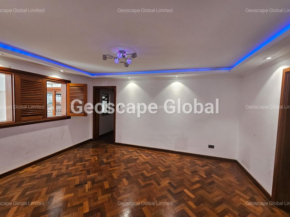 5 Bed Townhouse with En Suite in Lavington - 10