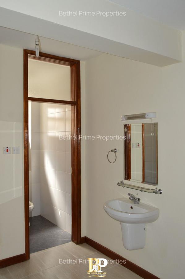 4 Bed Apartment with En Suite in Parklands - 4