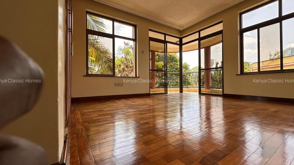 2 Bed Apartment with En Suite at State House - 4