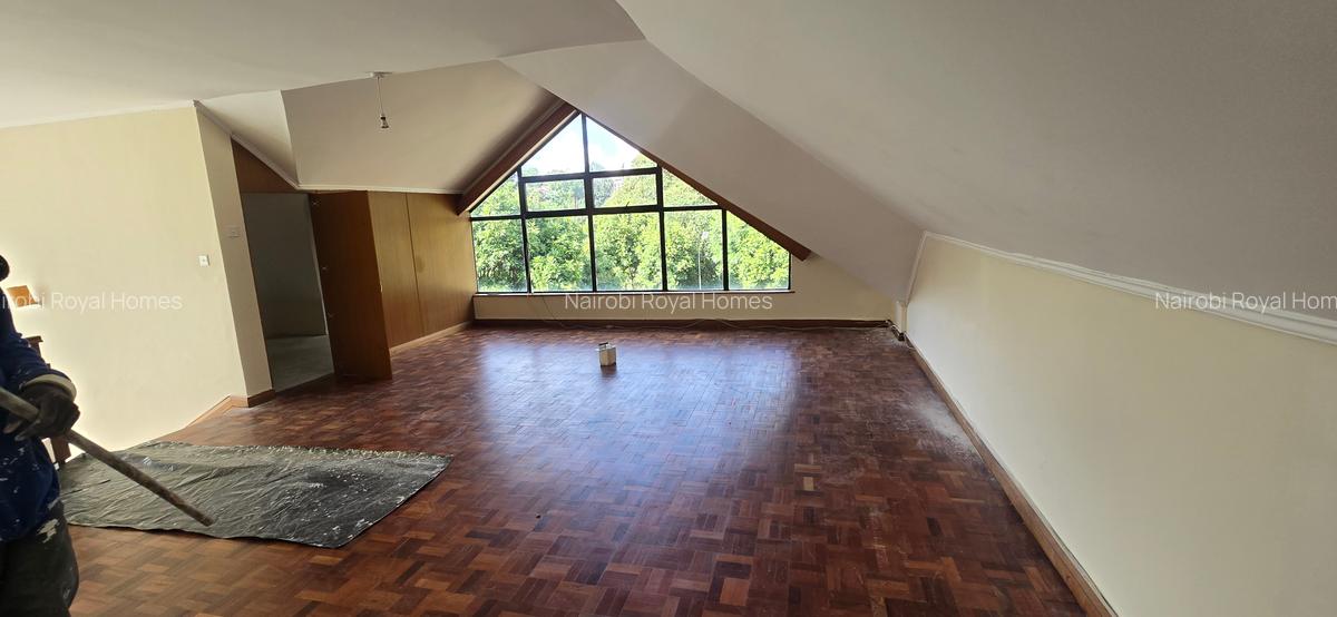 5 Bed Townhouse with En Suite at Lavington Road - 14