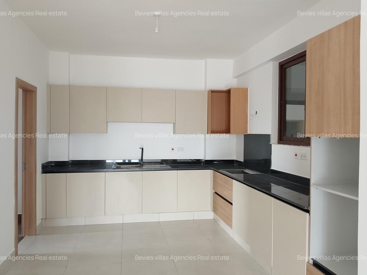 3 Bed Apartment with En Suite at Parklands - 4
