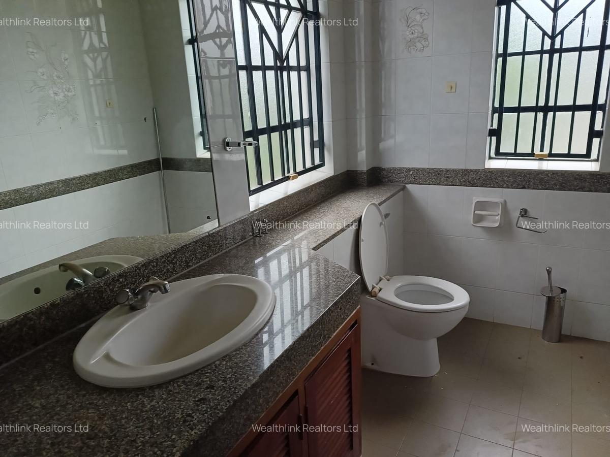 4 Bed Townhouse with En Suite at Runda - 13